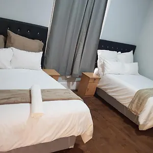 Bed & Breakfast Helpful Cape Town