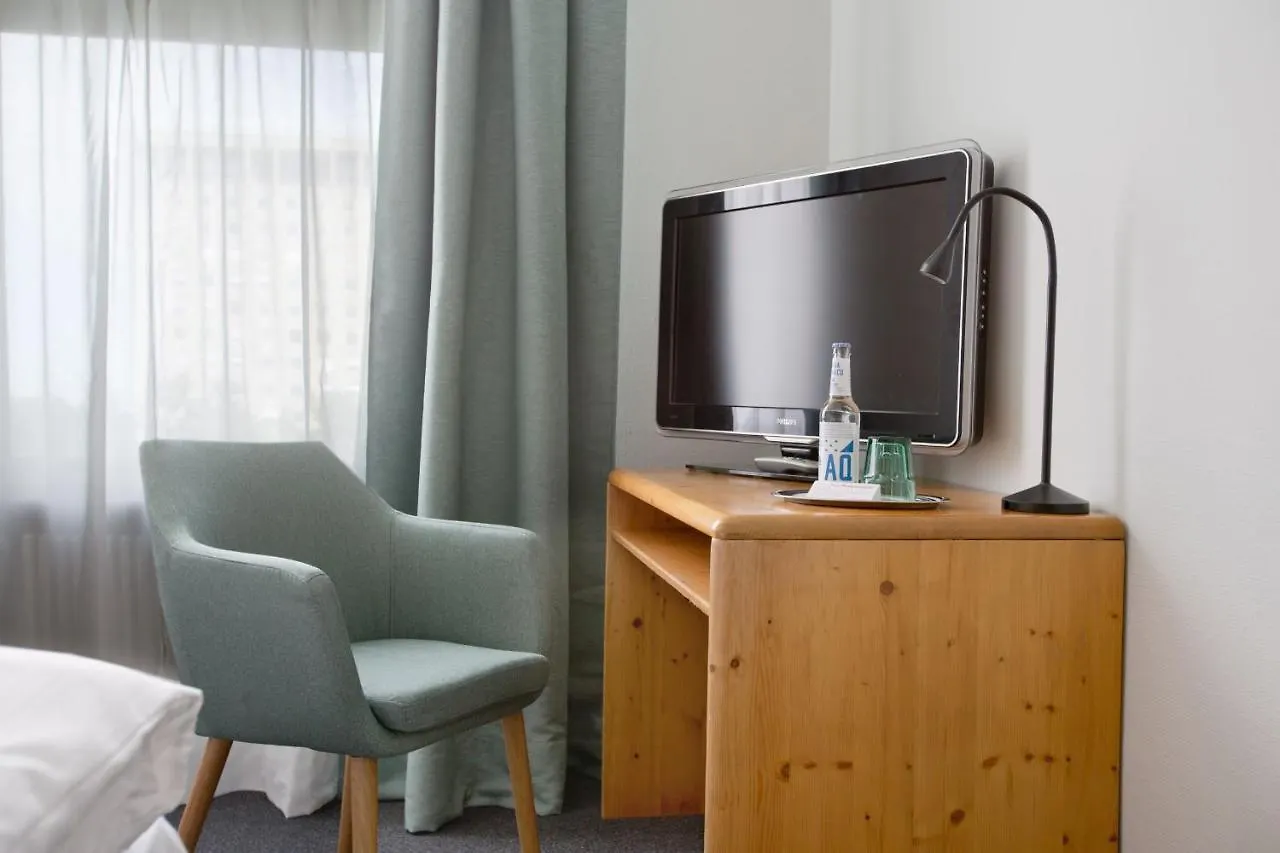 Hotel Rotkreuzplatz Munich 3*,